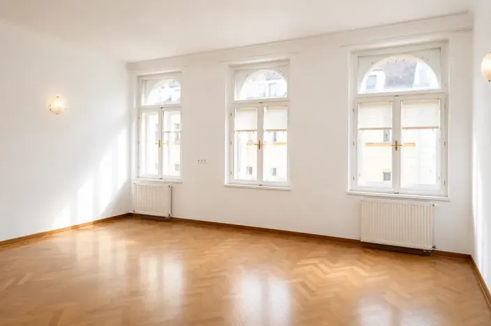Prodej bytu 2+kk, Praha - Nové Město, Koubkova, 52 m2