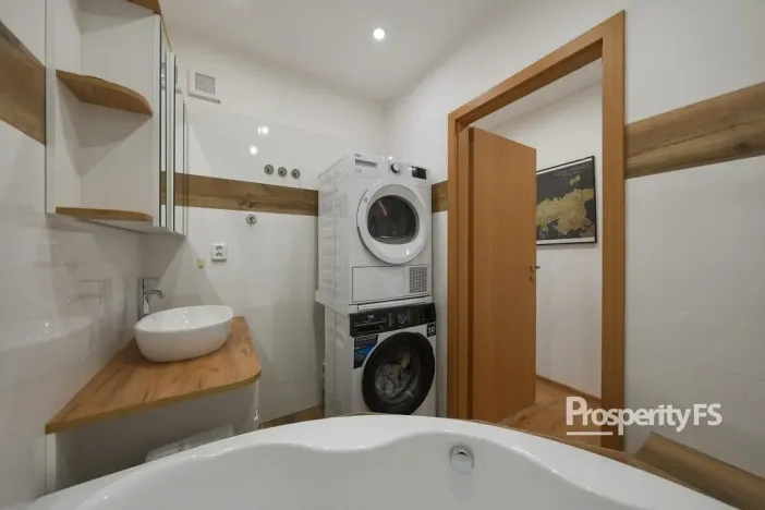 Prodej bytu 3+1, Česká Lípa, Dlouhá, 65 m2