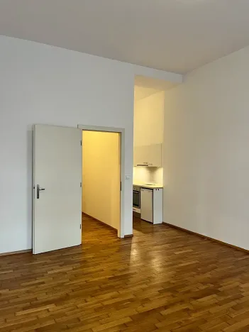 Pronájem bytu 1+kk, Praha - Karlín, Thámova, 39 m2