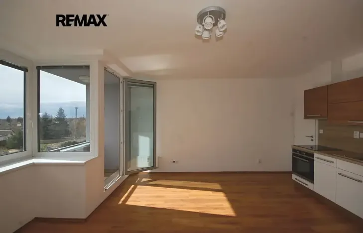 Pronájem bytu 1+kk, Velký Osek, U hřiště, 33 m2
