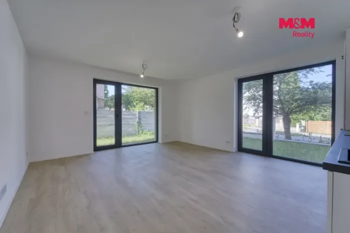 Pronájem bytu 1+kk, Plzeň - Skvrňany, Na Průhonu, 40 m2