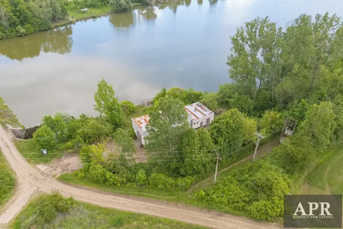 Prodej komerční nemovitosti, Hluk, 192 m2