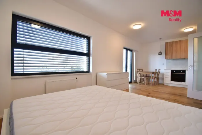 Pronájem bytu 1+kk, Praha - Hlubočepy, Kurandové, 36 m2