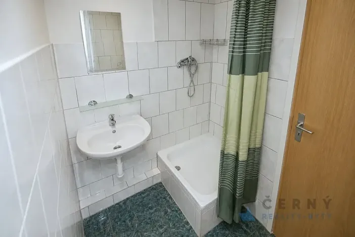 Pronájem bytu 2+kk, Liberec, Dobiášova, 36 m2