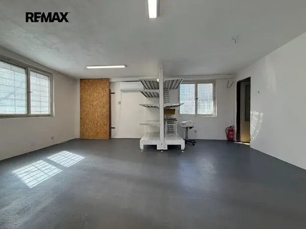 Pronájem obchodního prostoru, Horní Bříza, Sídlištní, 37 m2