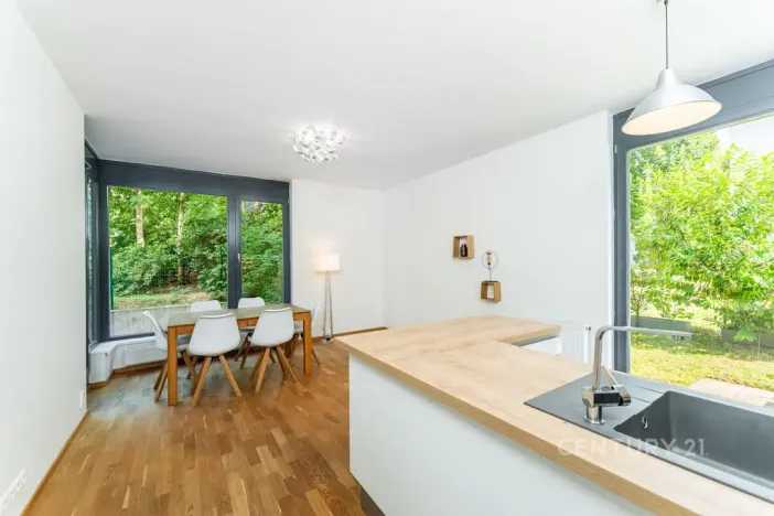 Pronájem bytu 4+kk, Praha - Prosek, Žitenická, 99 m2