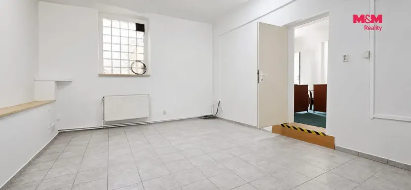 Pronájem obchodního prostoru, Pardubice - Zelené Předměstí, 17. listopadu, 140 m2