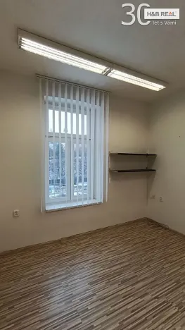 Pronájem kanceláře, Vsetín, Dolní náměstí, 17 m2
