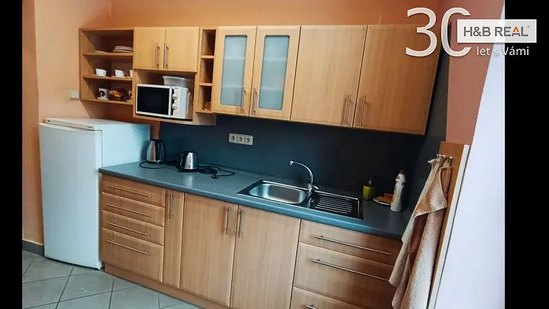 Pronájem kanceláře, Vsetín, Dolní náměstí, 17 m2