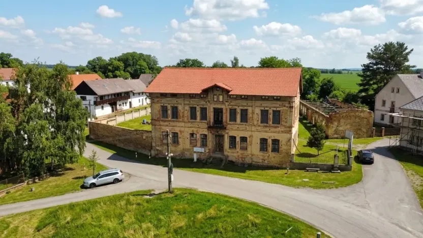 Prodej činžovního domu, Chorušice, 517 m2
