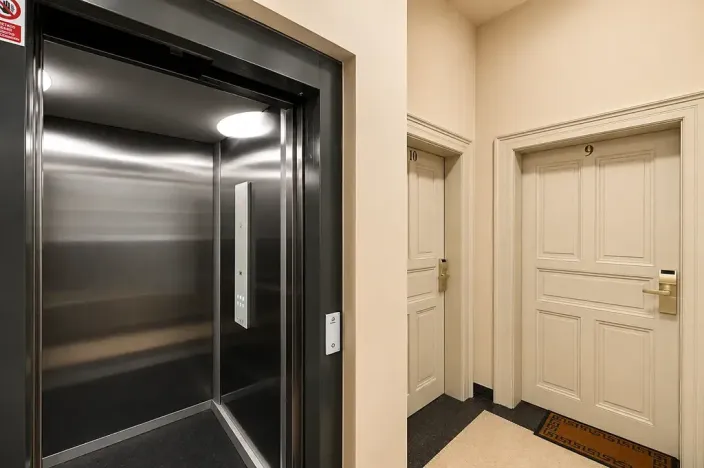 Pronájem bytu 2+kk, Praha - Nové Město, Hálkova, 49 m2