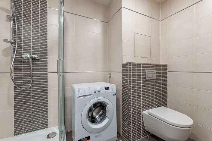 Pronájem bytu 1+kk, Praha - Vysočany, Bassova, 28 m2