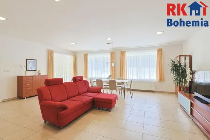 Prodej rodinného domu, Šestajovice, U Pole, 266 m2