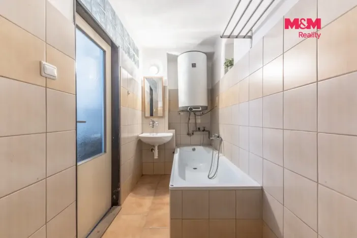 Prodej rodinného domu, Činěves, 161 m2
