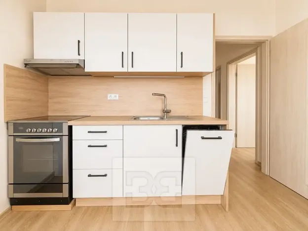 Pronájem bytu 3+1, Brno, Bzenecká, 70 m2