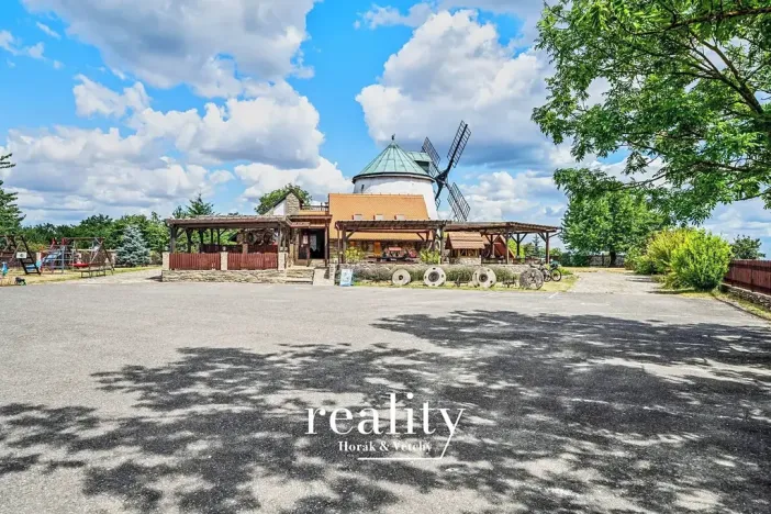 Prodej restaurace, Lesná, 450 m2