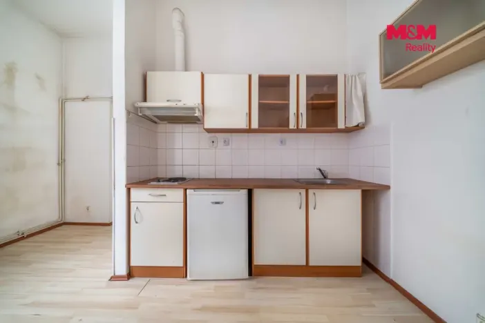 Prodej bytu 1+kk, Plzeň - Doubravka, Školní, 20 m2