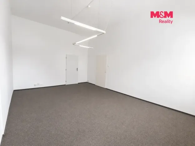 Pronájem kanceláře, Pardubice - Zelené Předměstí, 17. listopadu, 24 m2