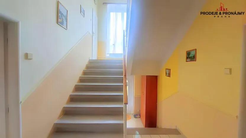 Prodej vily, Praha - Suchdol, 243 m2