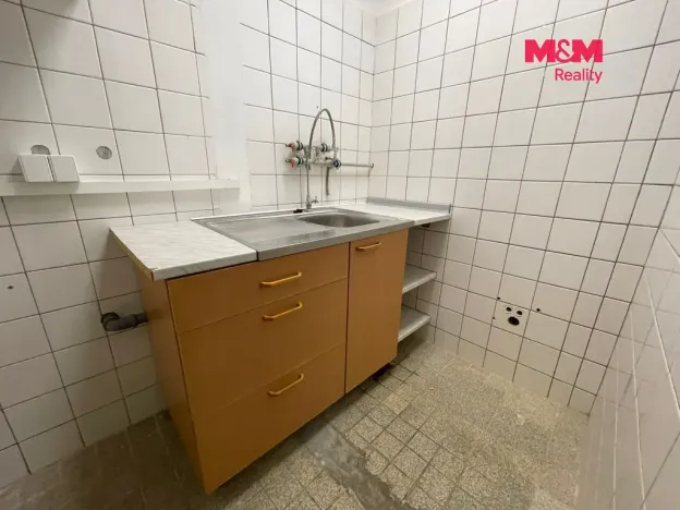 Pronájem obchodního prostoru, Chrudim - Chrudim II, Topolská, 106 m2