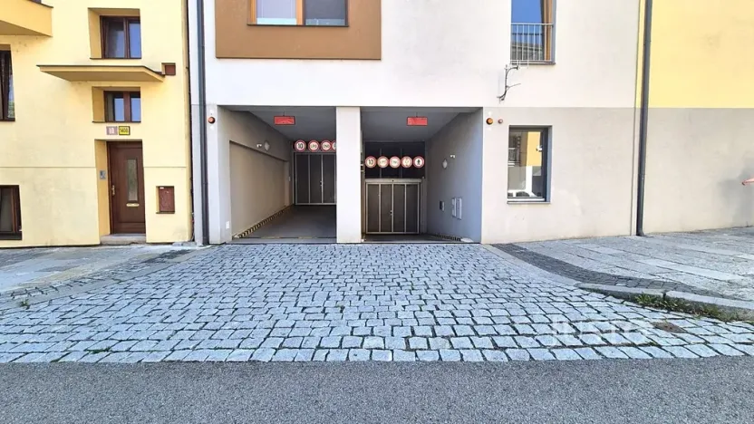 Pronájem garáže, Písek, Švantlova, 17 m2