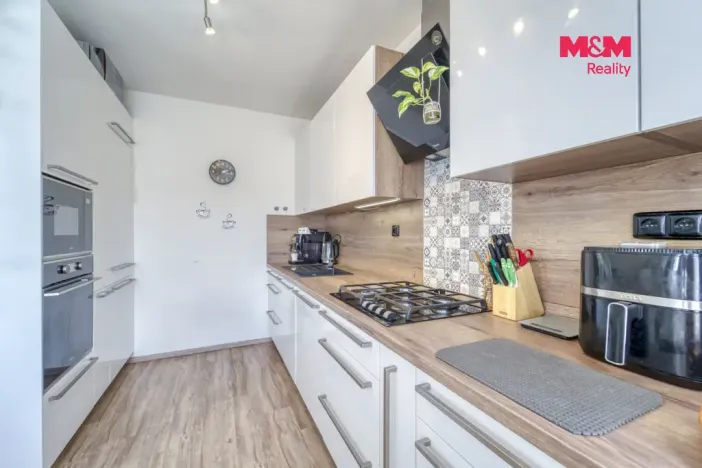 Prodej bytu 3+1, Praha - Prosek, Vysočanská, 69 m2