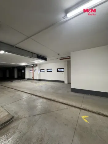 Prodej garážového stání, Špindlerův Mlýn, 12 m2