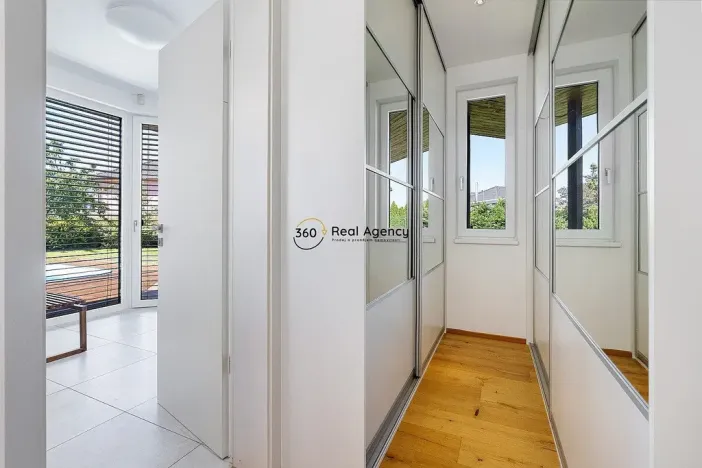 Prodej rodinného domu, Trnová, 214 m2