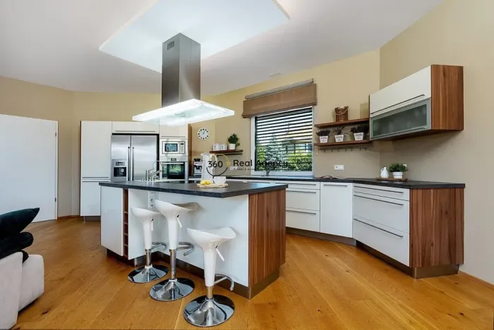 Prodej rodinného domu, Trnová, 214 m2