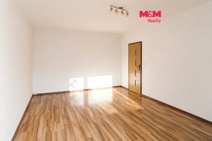 Pronájem bytu 1+1, Chomutov, Holešická, 36 m2