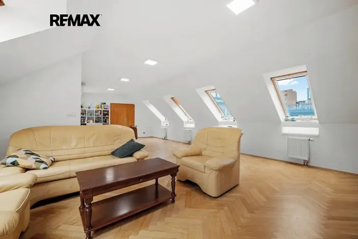 Prodej bytu 3+1, Praha - Nové Město, Lípová, 155 m2