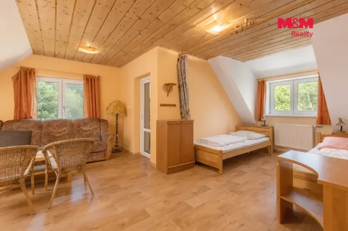Prodej rodinného domu, Velké Karlovice, 245 m2
