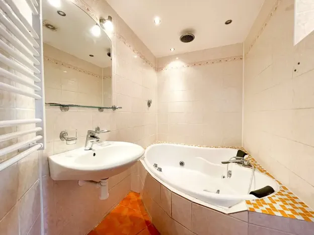 Prodej bytu 3+1, Břidličná, Dlouhá, 75 m2