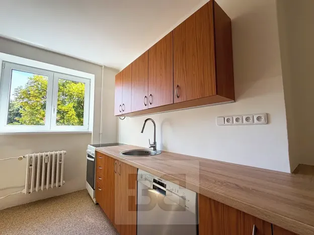 Pronájem bytu 2+1, Karlovy Vary, Šumavská, 50 m2