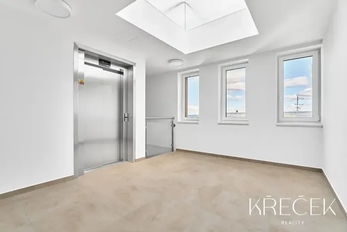 Pronájem bytu 1+kk, Třebíč, Družstevní, 28 m2
