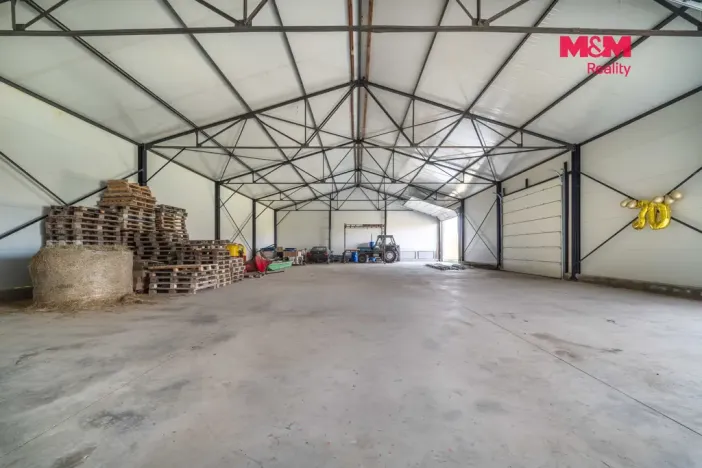 Pronájem skladu, Chlumčany, 400 m2