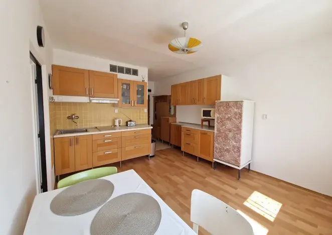 Pronájem bytu 2+kk, Praha - Kamýk, Zvolská, 31 m2