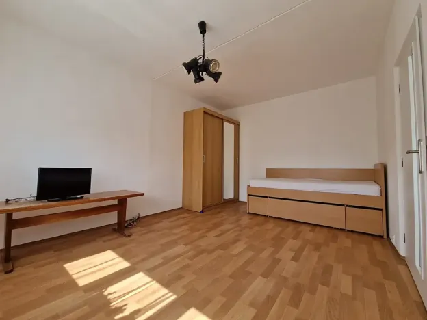 Pronájem bytu 2+kk, Praha - Kamýk, Zvolská, 31 m2