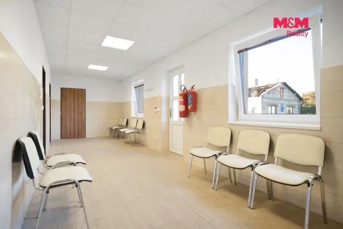 Prodej obchodního prostoru, Lázně Bohdaneč, Škroupova, 202 m2