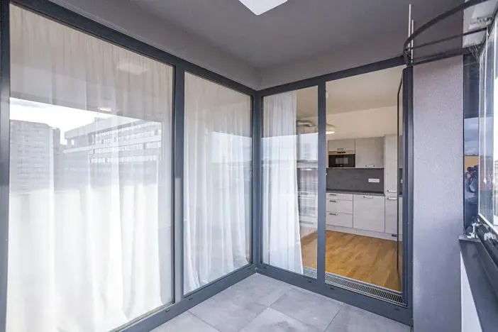 Pronájem bytu 2+kk, Praha - Holešovice, Osadní, 62 m2