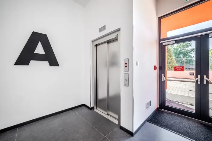 Pronájem kanceláře, Mělník, Bezručova, 100 m2