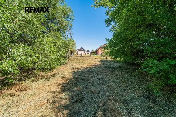 Prodej pozemku pro bydlení, Svéradice, 2388 m2