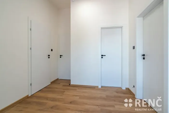 Pronájem bytu 2+kk, Brno, Výpadní, 52 m2