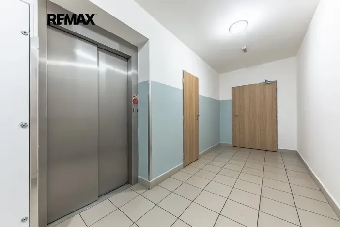 Pronájem bytu 1+kk, Klecany, V Honech, 30 m2