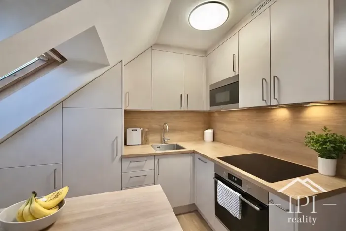 Prodej bytu 2+kk, Praha - Holešovice, Komunardů, 53 m2