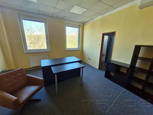 Prodej obchodního prostoru, Znojmo, Vídeňská třída, 5100 m2