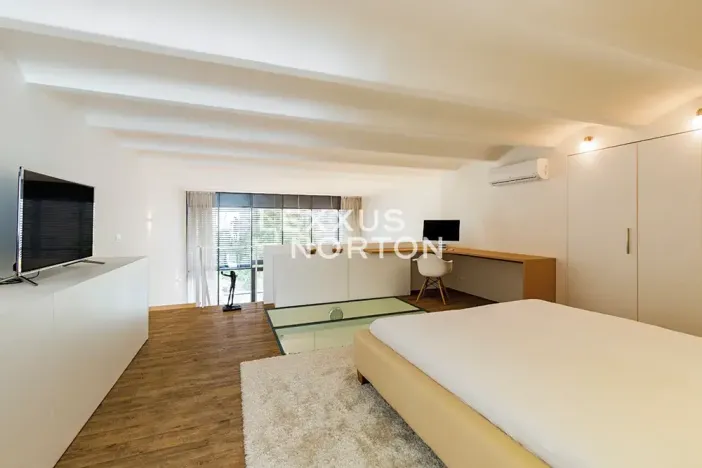 Pronájem bytu 3+1, Praha - Holešovice, Na Maninách, 150 m2