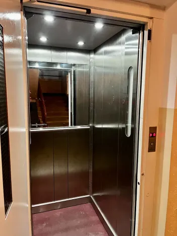Pronájem bytu 2+kk, Praha - Střešovice, Za Hládkovem, 40 m2