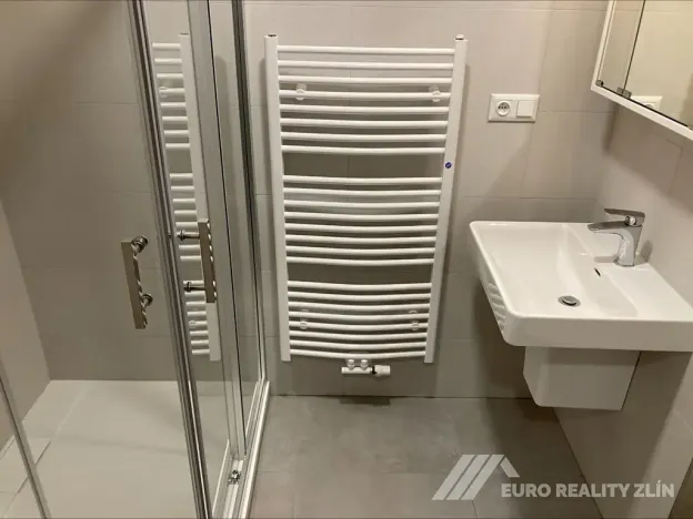 Pronájem bytu 1+kk, Zlín, Ševcovská, 33 m2