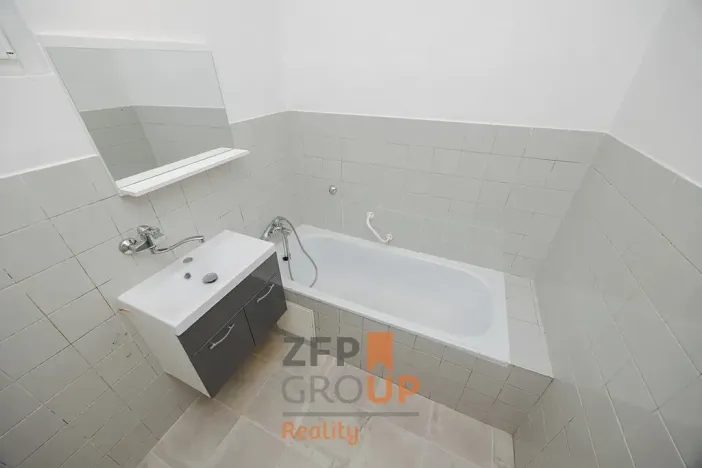 Prodej bytu 1+1, Znojmo, Loucká, 42 m2